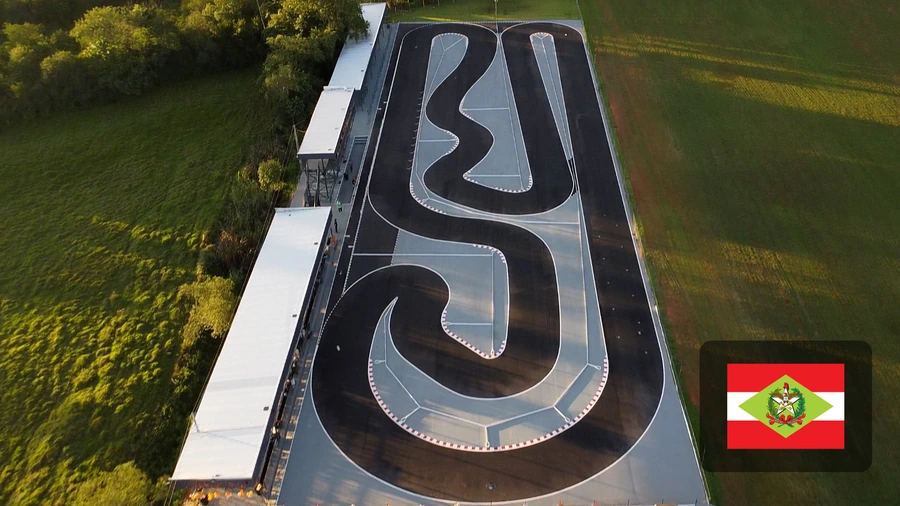 Vista aérea da pista da CarecArena, sede da 4ª etapa do Catarinense Onroad 2026.